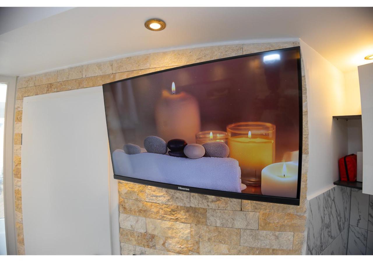Aix La Chapelle, Exclusive Apartments, Wellness And More, Hotel